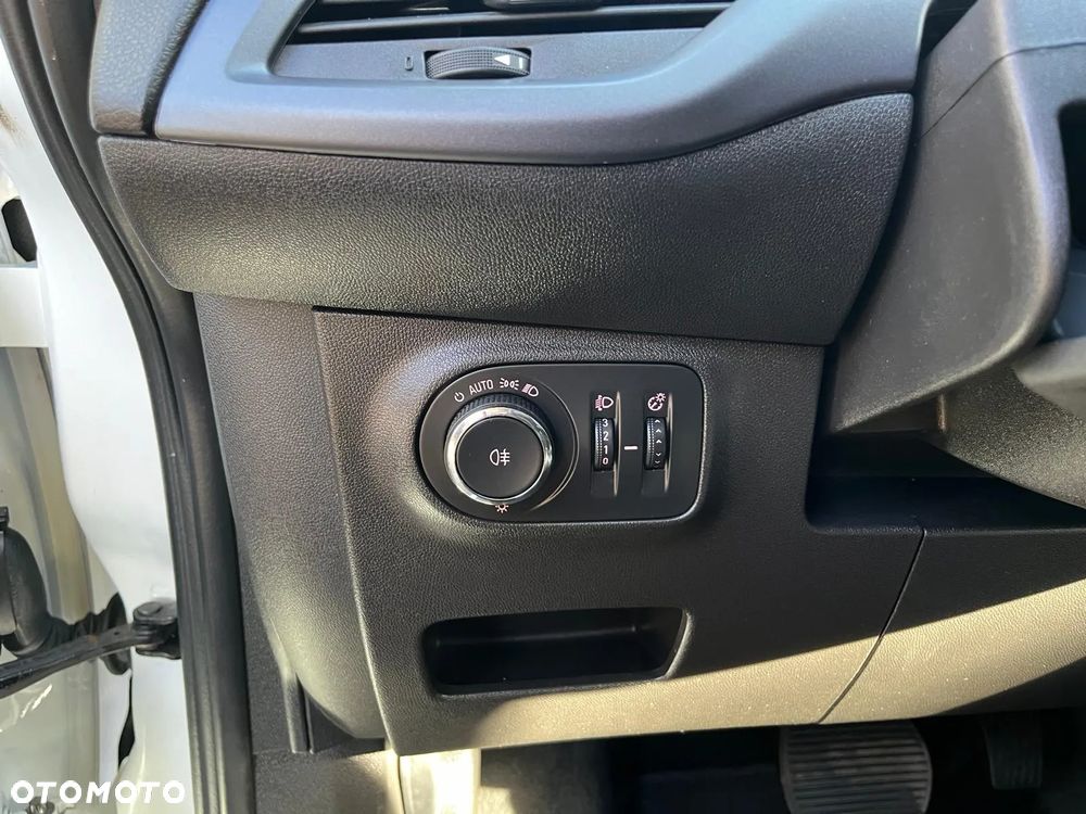 Opel Corsa 1.4 Automatik Active - 9