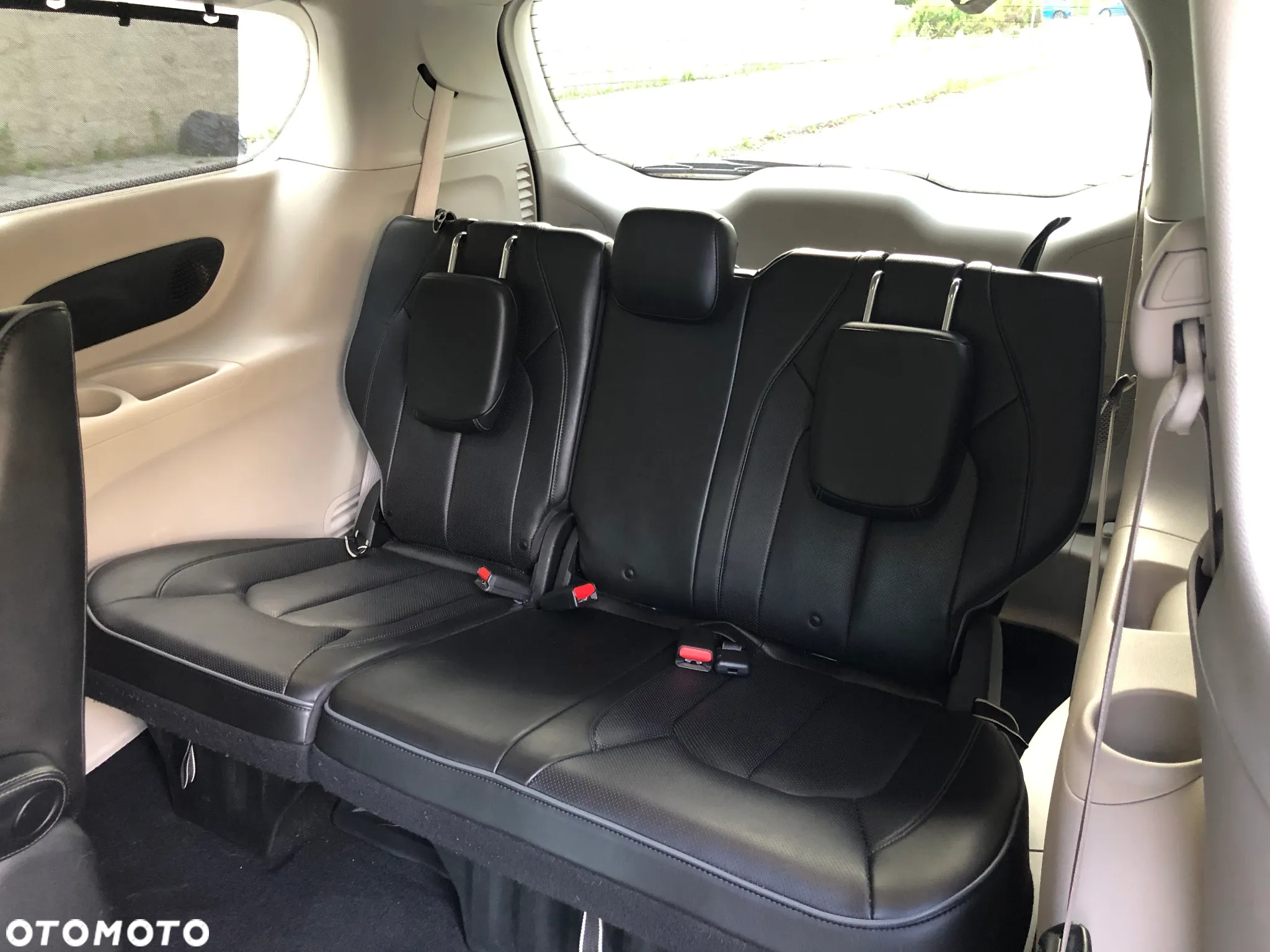 Chrysler Pacifica - 15