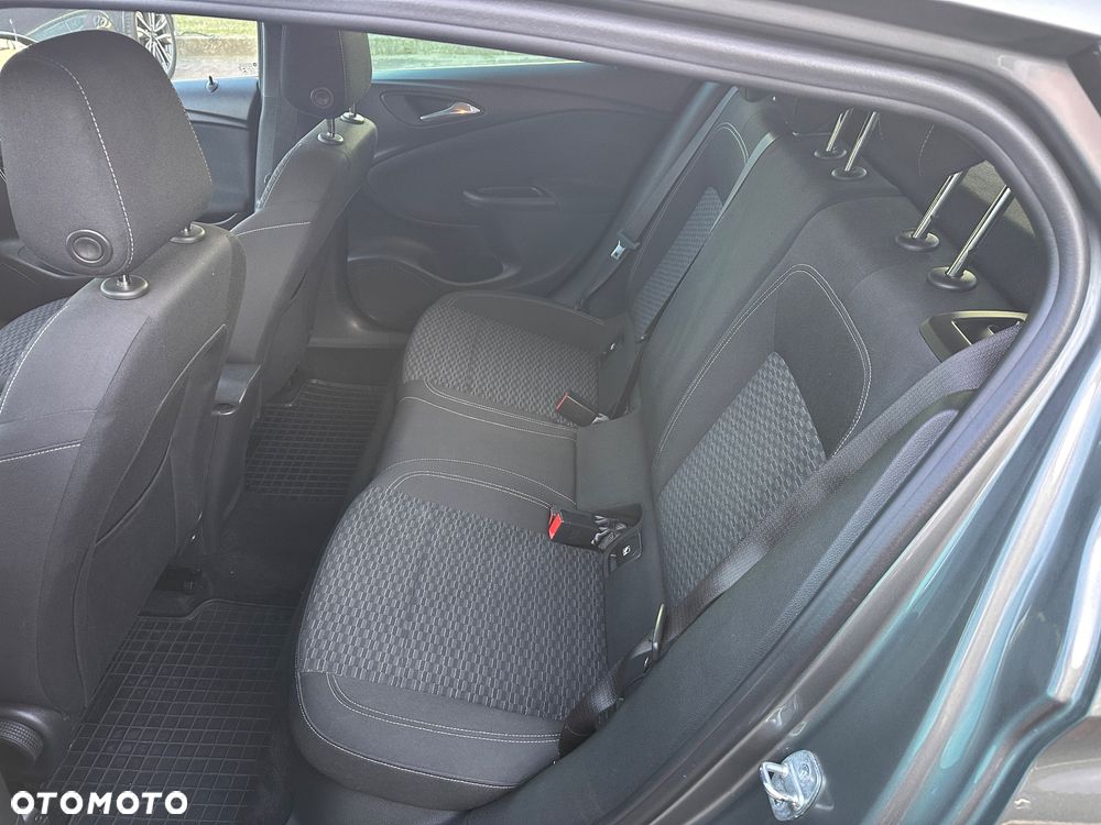 Opel Astra 1.4 T Dynamic S&S - 21