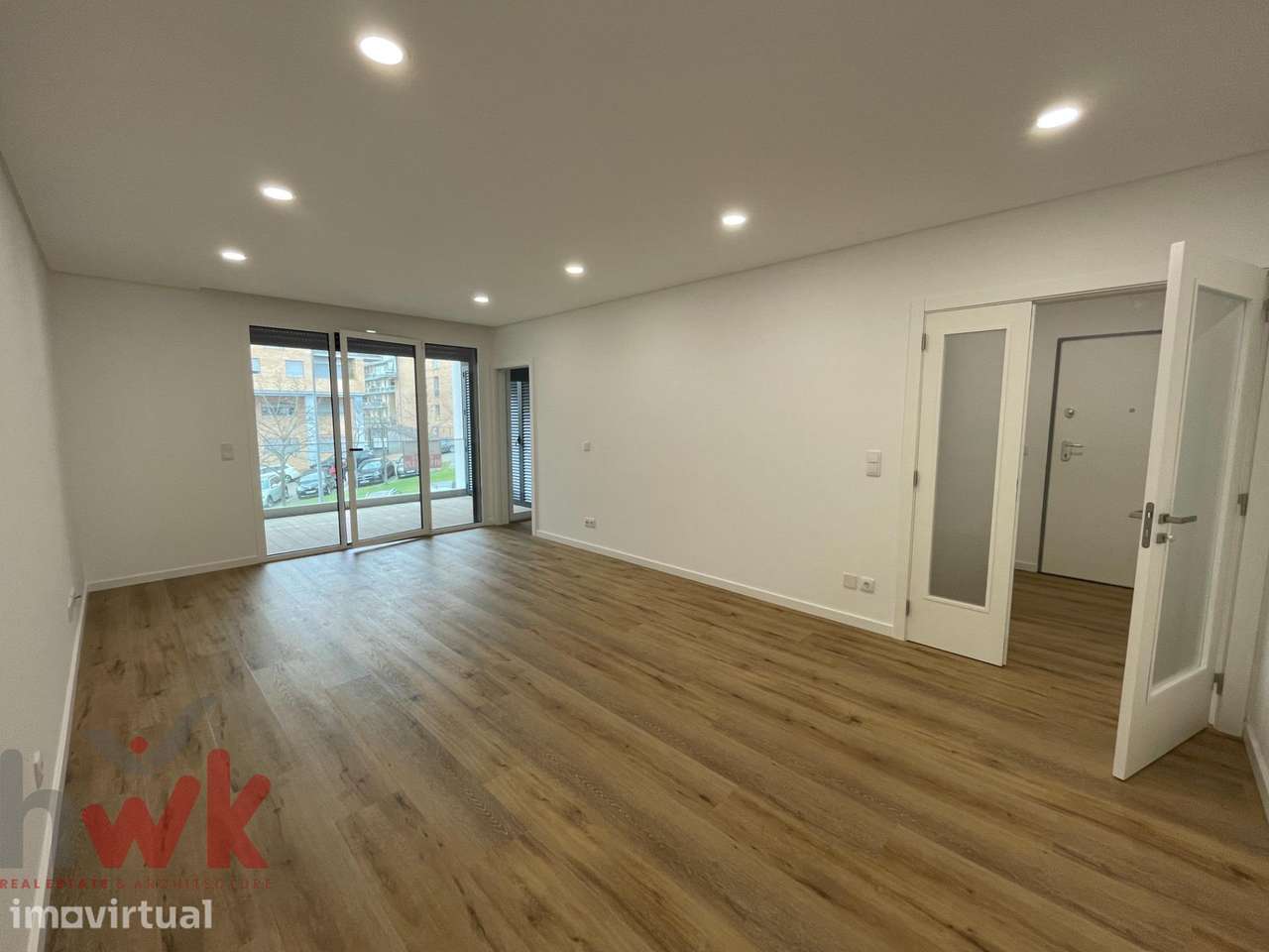 Apartamento T2 com 2 Suítes, Terraço e Garagem Box - Grande imagem: 4/35