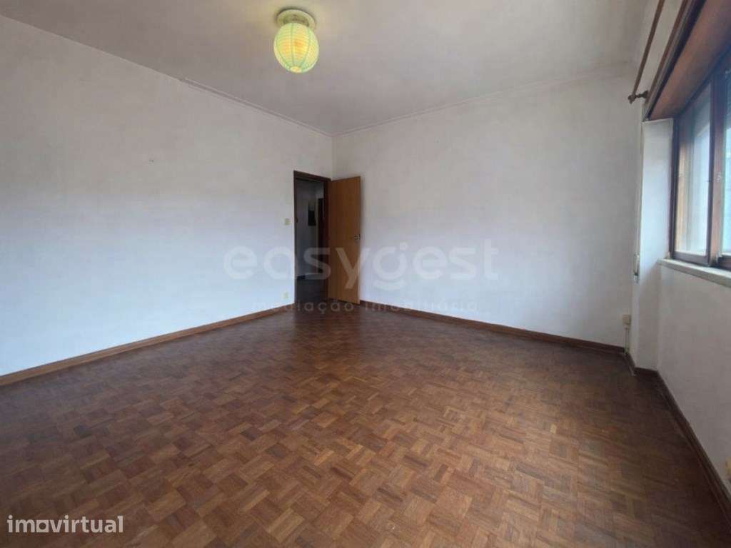 Apartamento t2 à venda junto ao Portugal dos Pequenitos com vistas ... - Grande imagem: 2/14