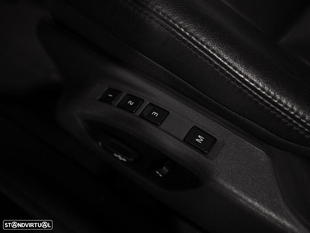 Volvo V60 Cross Country - 14