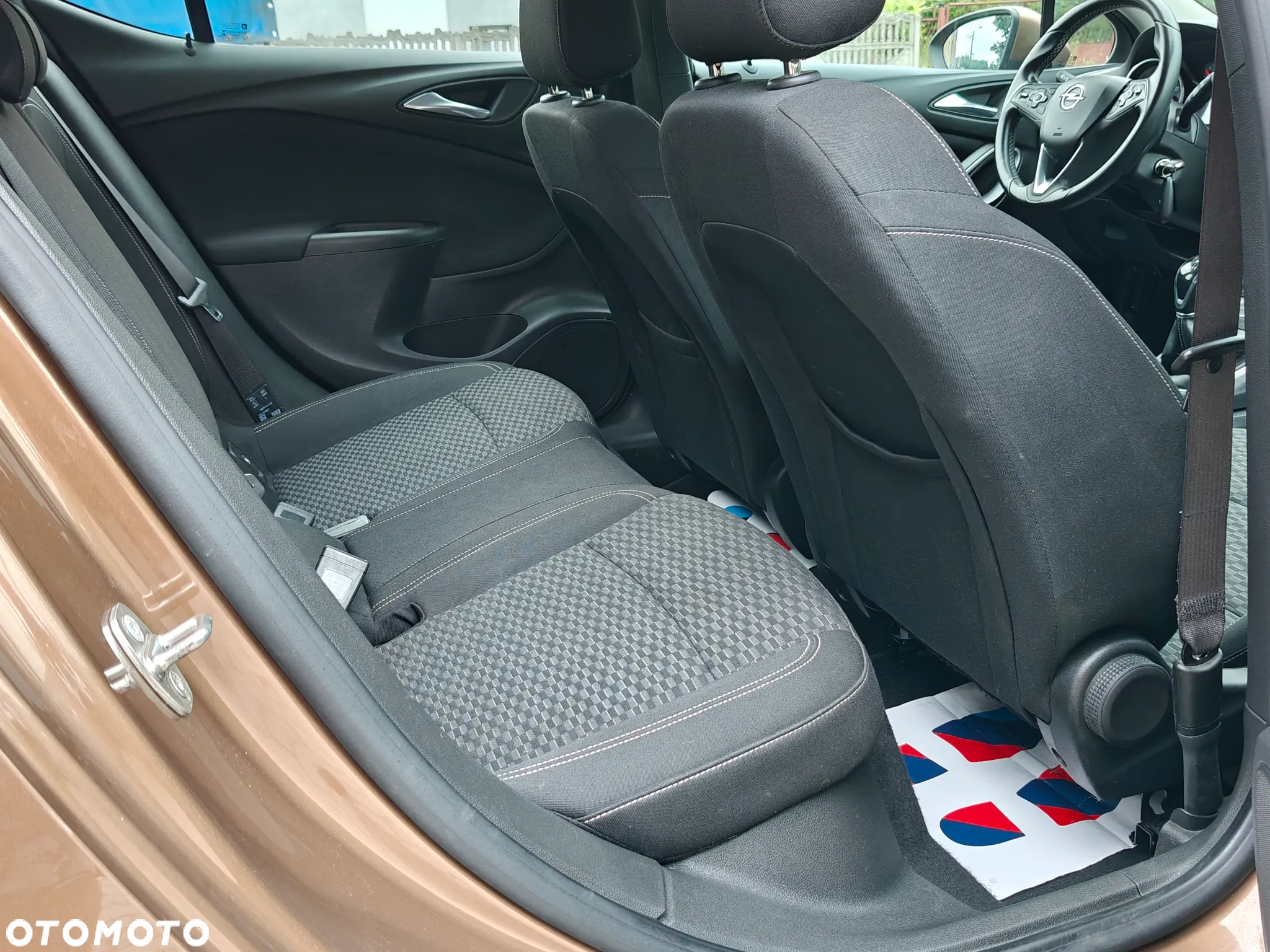 Opel Astra IV 1.6 CDTI Cosmo - 8