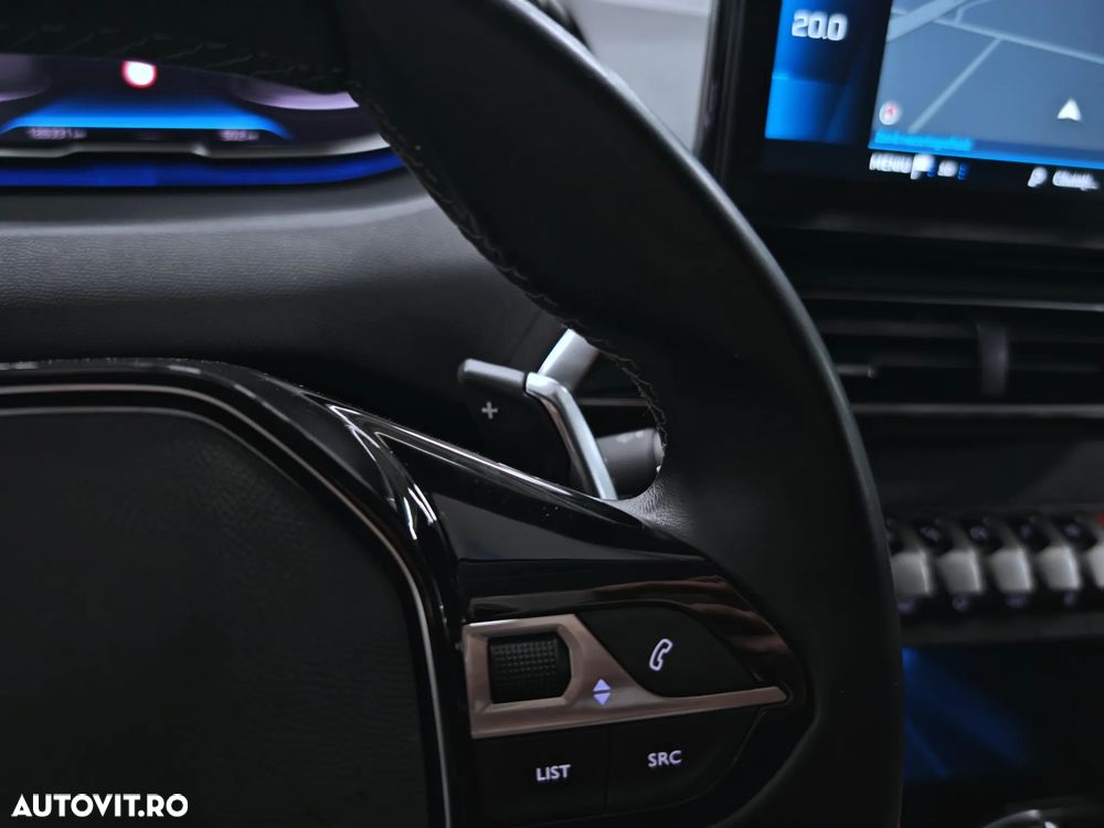 Peugeot 3008 1.2 PureTech 130 EAT8 Allure Pack - 26