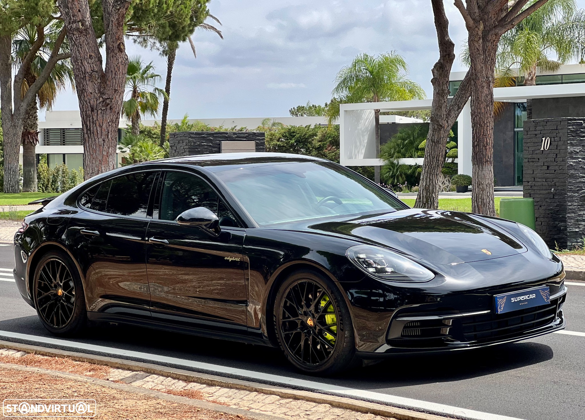 Porsche Panamera 4 E-Hybrid - 23