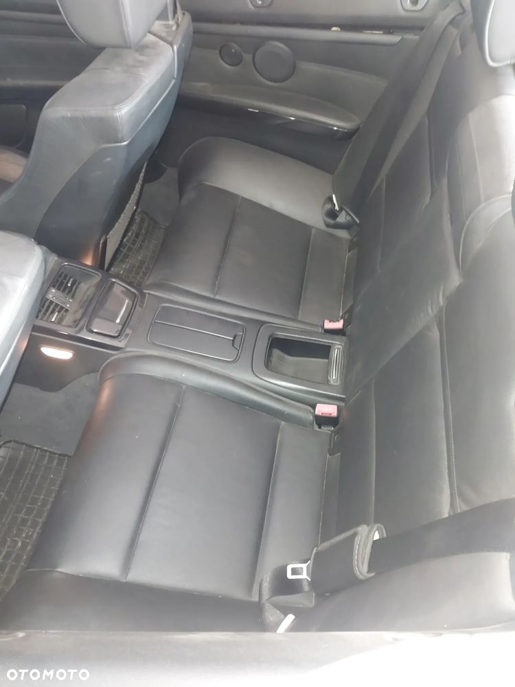 BMW Seria 3 330i - 9