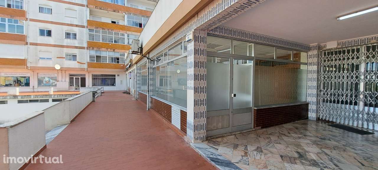 Loja comercial em Darque com estacionamento - Grande imagem: 3/16