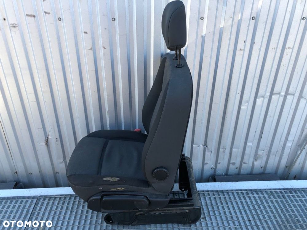 FOTEL LEWY PRZÓD  RENAULT MASTER III Autobus (JV) 2011 - 2022 2.3 dCi 170 FWD (JV0L) 125 kW [170 - 4
