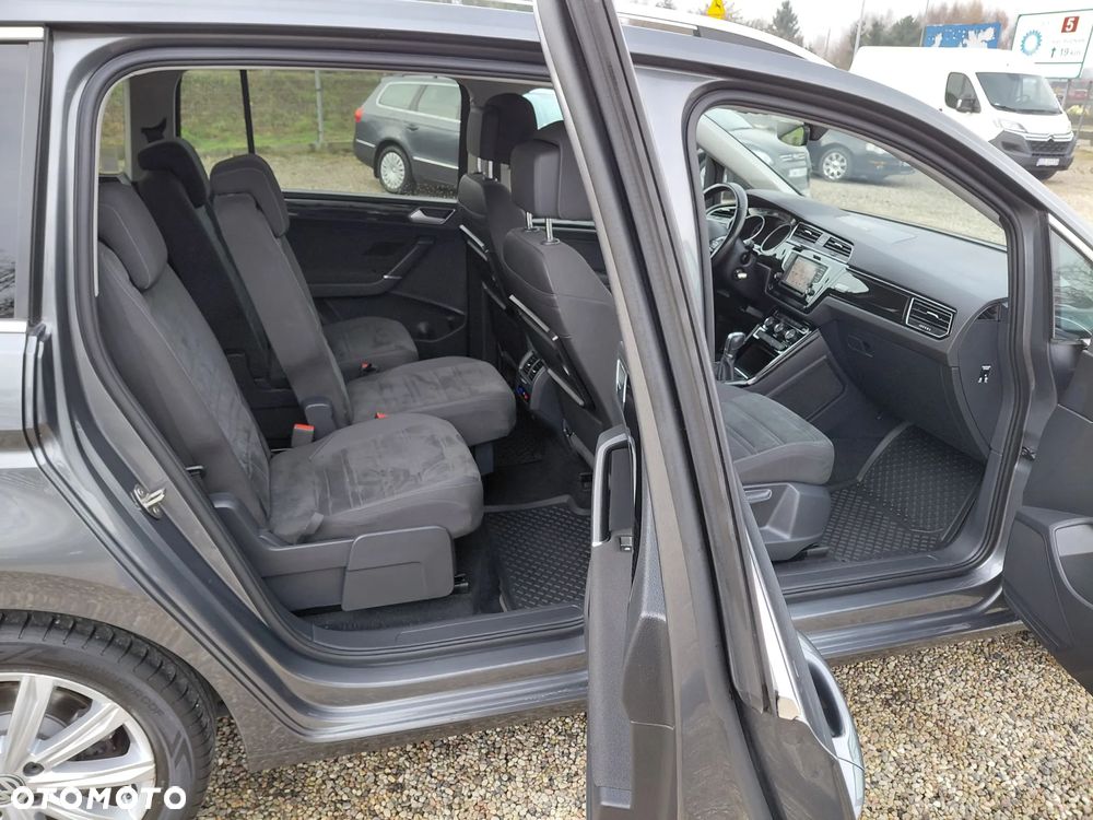 Volkswagen Touran - 20