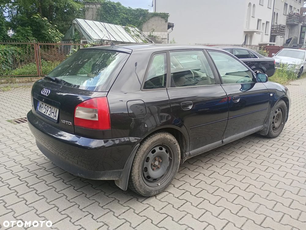Audi A3 Sportback 1.9 TDI Ambiente - 6