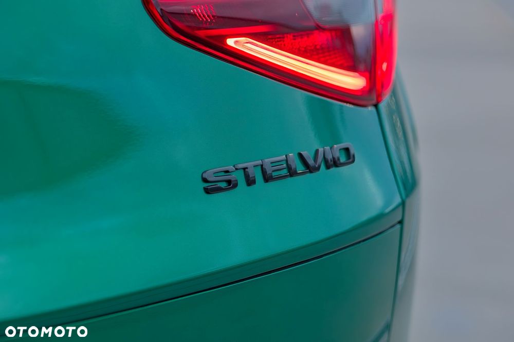 Alfa Romeo Stelvio 2.9 V6 Bi-Turbo Quadrifoglio Q4 - 33