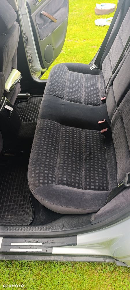 Volkswagen Passat 1.9 TDI Exclusive - 16