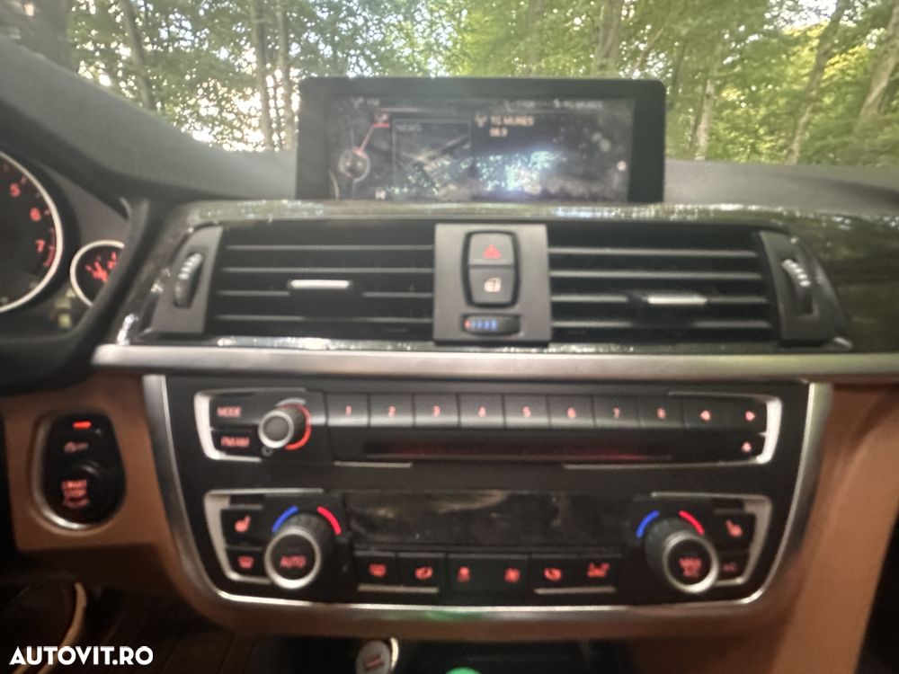 BMW Seria 3 328i xDrive AT Luxury Line - 24