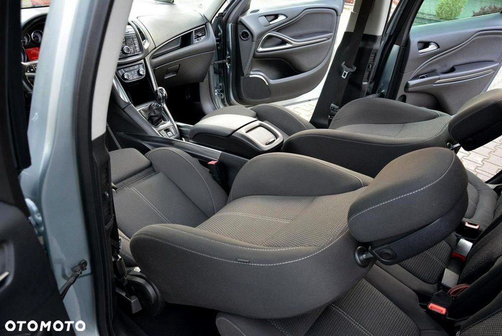 Opel Zafira 1.4 T Cosmo - 24