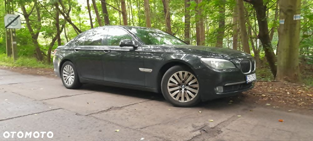 BMW Seria 7 750i - 5