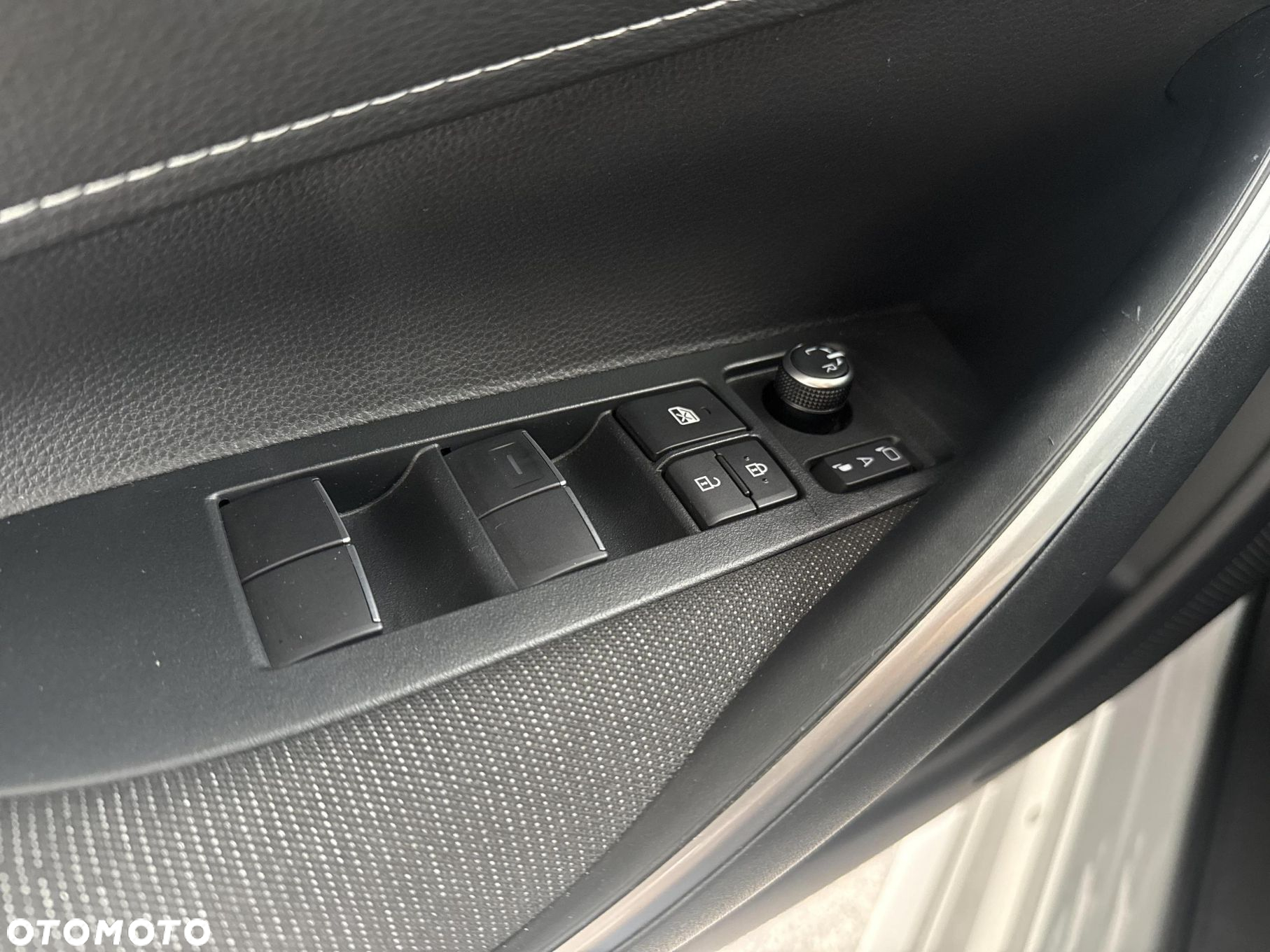 Toyota Corolla 2.0 Hybrid Comfort - 20