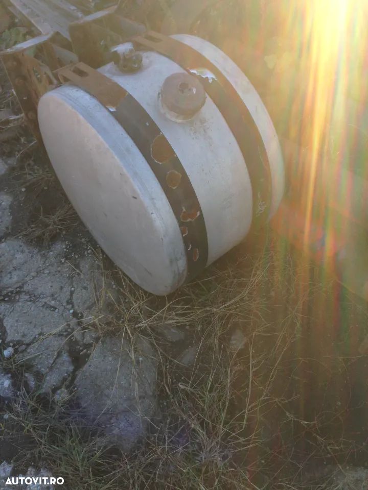 Rezervoare de camion din dezmembrari + accesorii - 4
