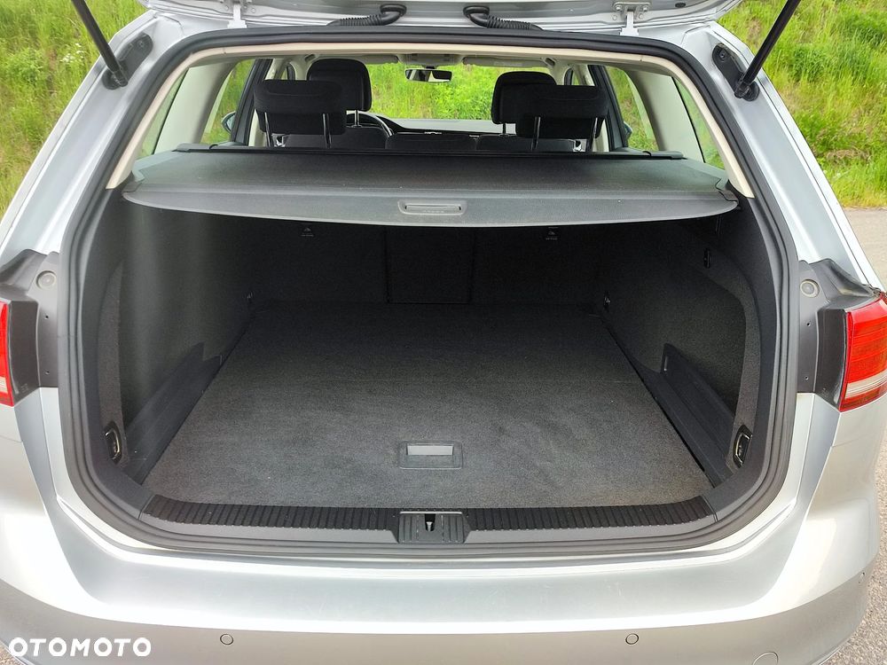 Volkswagen Passat 2.0 TDI (BlueMotion Technology) Highline - 30