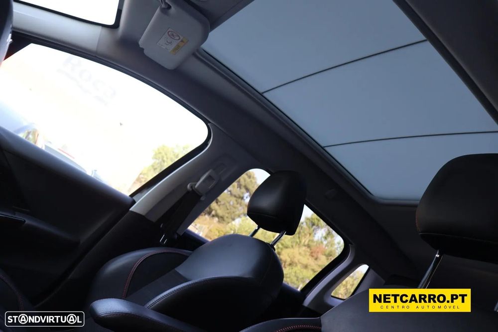 Peugeot 2008 PureTech 130 GT Pack - 18