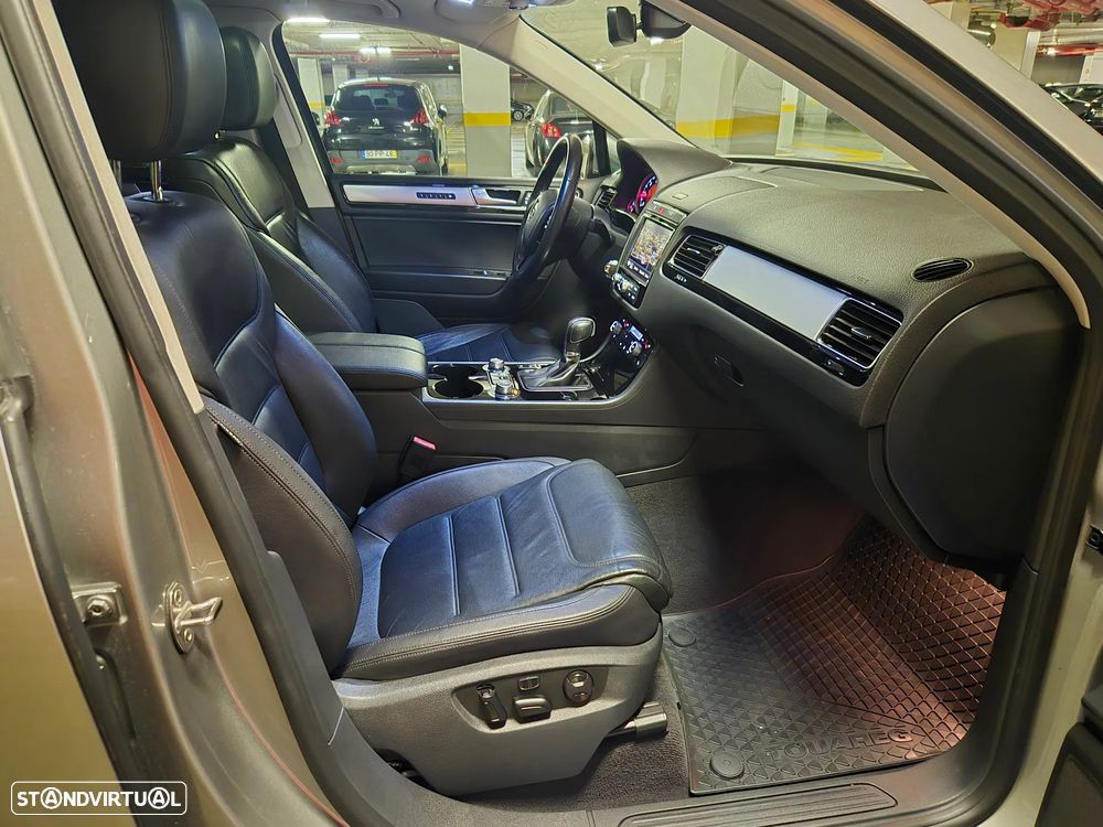 VW Touareg 3.0 TDI V6 Executive Edition - 45