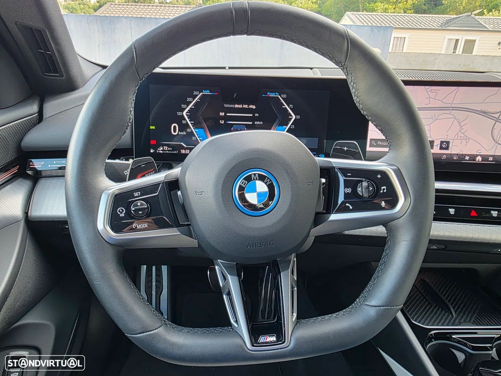BMW 530 e Pack Desportivo M Pro - 17