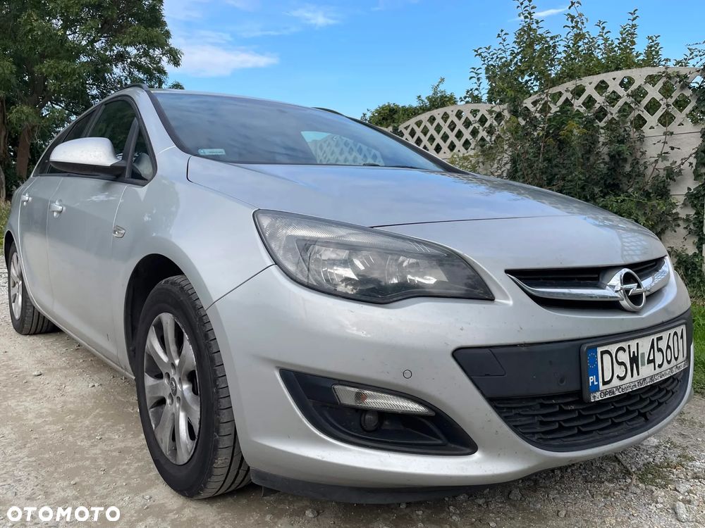 Opel Astra 2014 photo 3