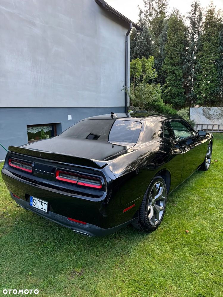Dodge Challenger - 10