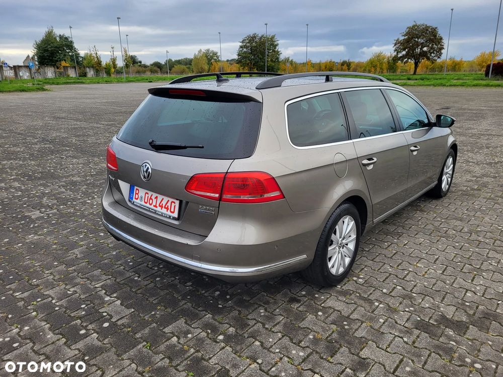Volkswagen Passat Variant 2.0 Blue TDI DSG SCR Comfortline - 3