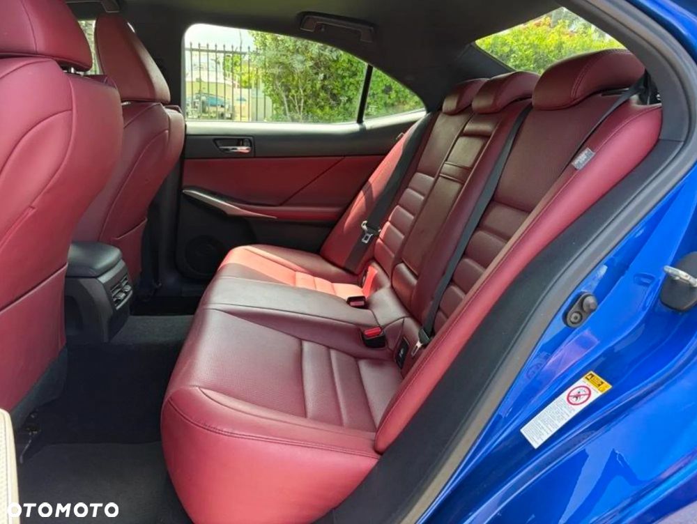 Lexus IS 200t / 300 F Sport - 32