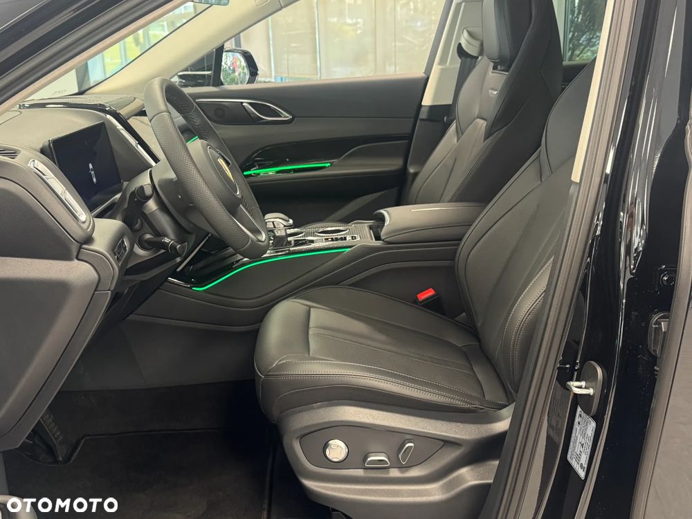 Hongqi HS3 2.0T AWD - 9