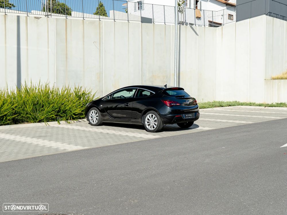 Opel Astra Gtc 2014 photo 4