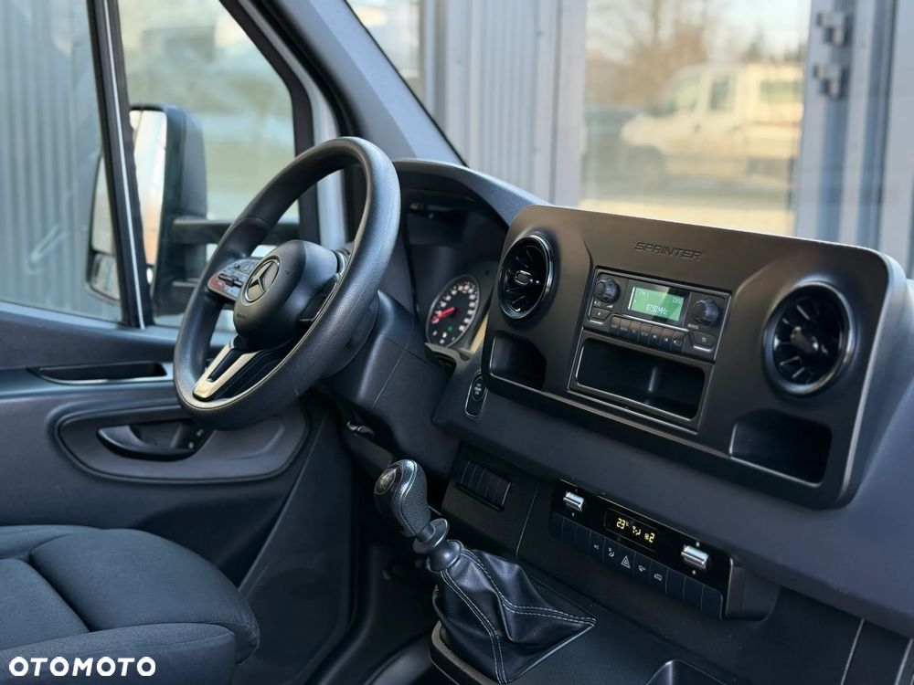 Mercedes-Benz Sprinter 514 CDI / 2.2 140KM / 2019 ROK / Kontener 4,2m + Winda Dhollandia 750KG / ZAREJESTROWANY W PL - 19