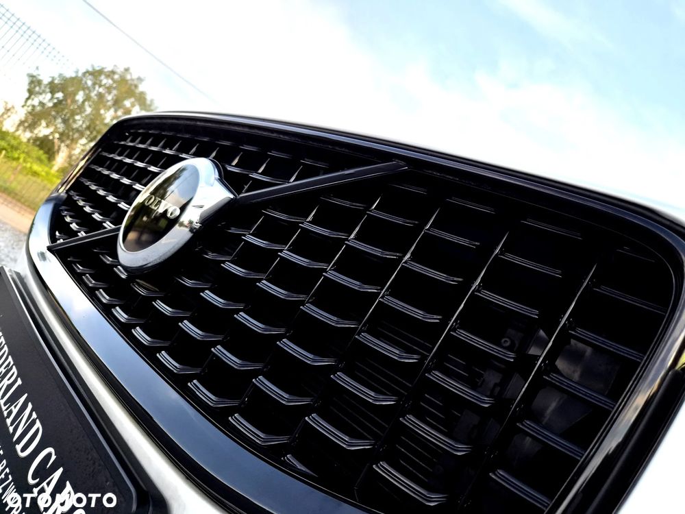 Volvo XC 60 B4 D AWD Plus Dark - 27