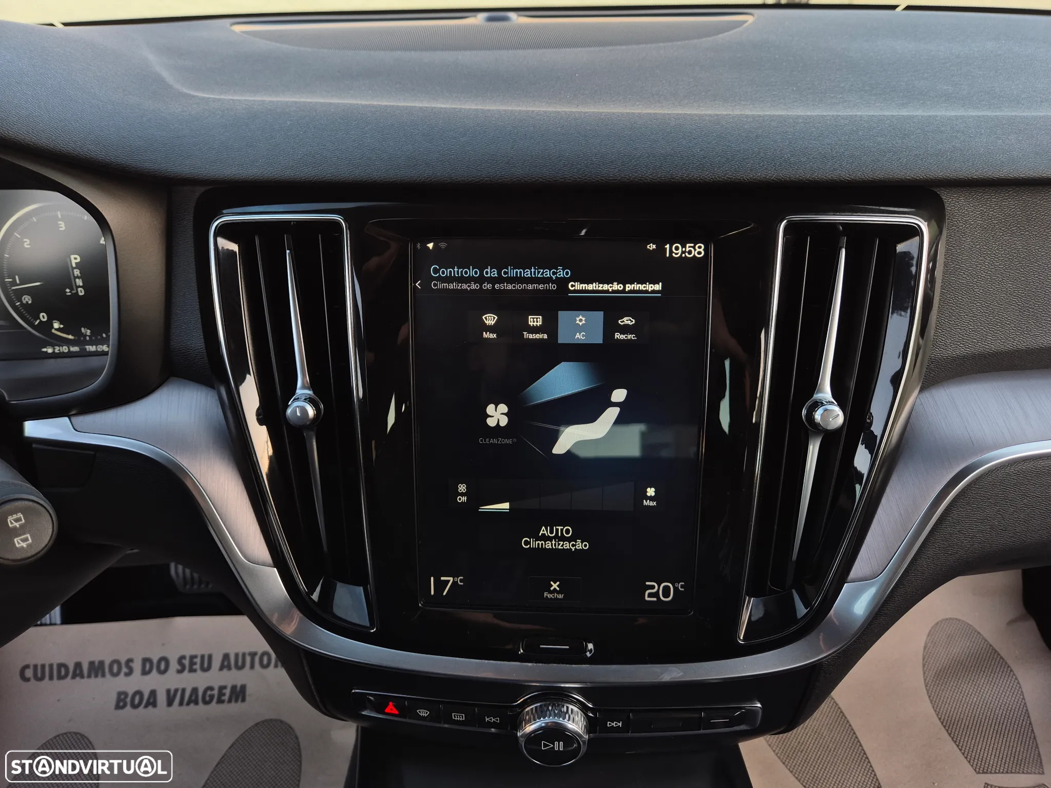 Volvo V60 2.0 D3 Momentum Plus Geartronic - 39