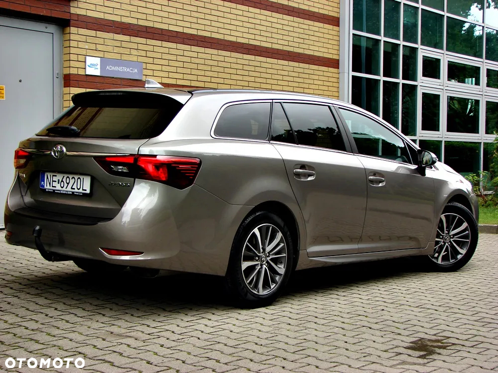 Toyota Avensis Touring Sports 1.8 Comfort - 6