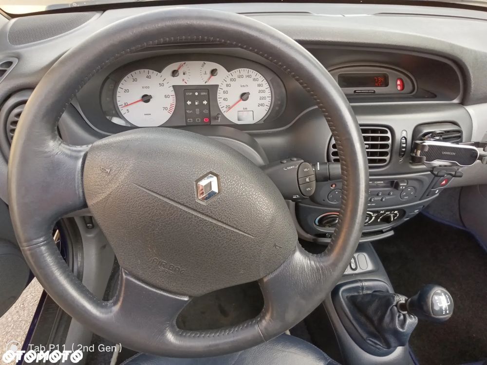 Renault Megane 2.0i - 15