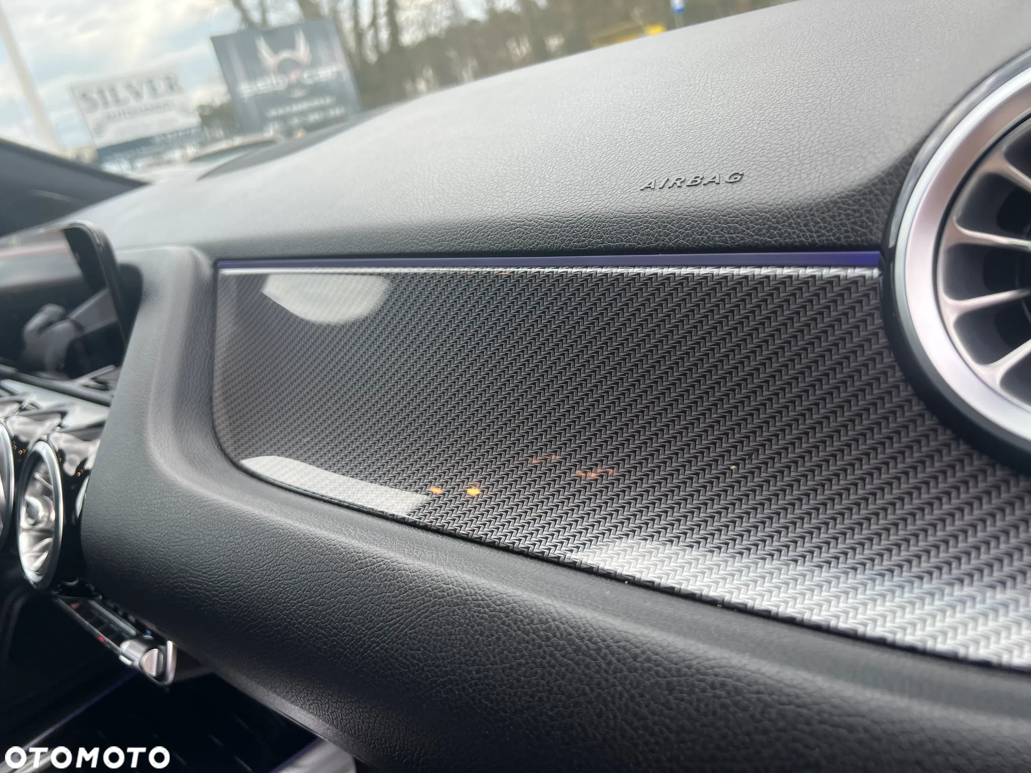 Mercedes-Benz GLA 200 d AMG Line - 32