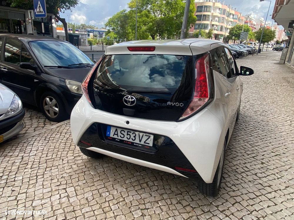 Toyota Aygo x-play touch - 22