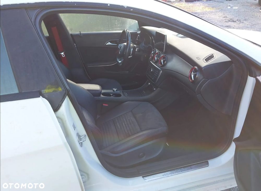 Mercedes-Benz CLA - 10