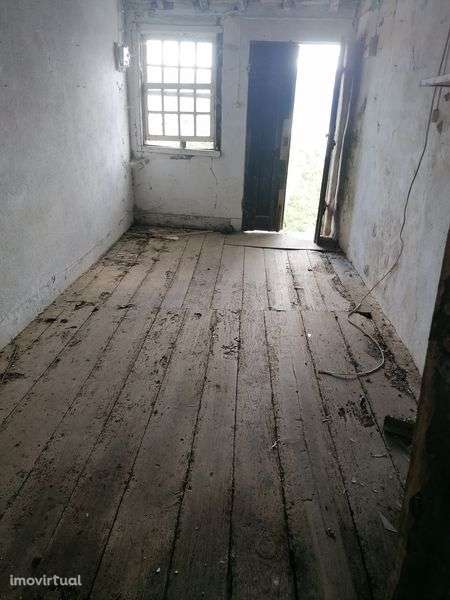 Casinha para reconstrução, às portas do Douro - Grande imagem: 2/12