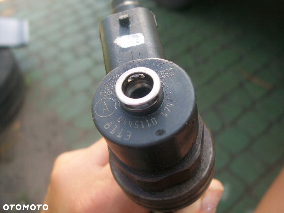 Wtryskiwacz Astra 1.7CDTI 0445110174 - 2