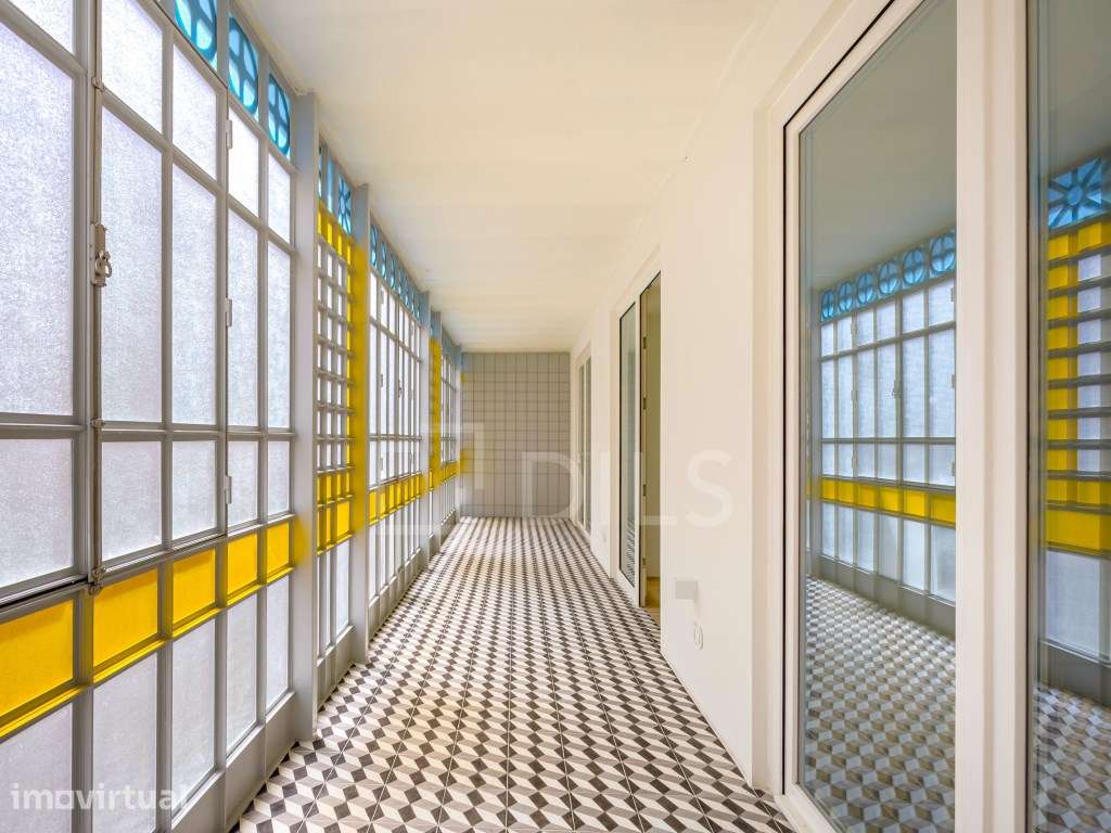 Apartamento T2 novo com garagem junto à Avenida da Liberdade - Grande imagem: 2/20