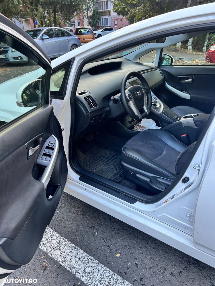 Toyota Prius (Hybrid) Comfort - 10