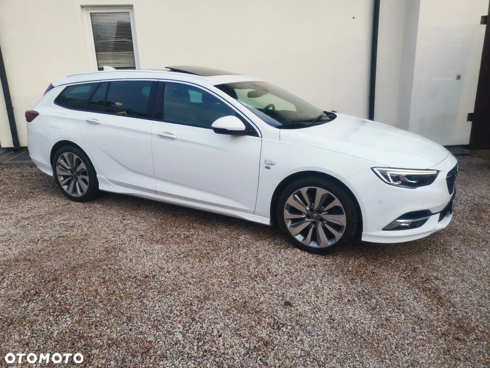 Opel Insignia - 1