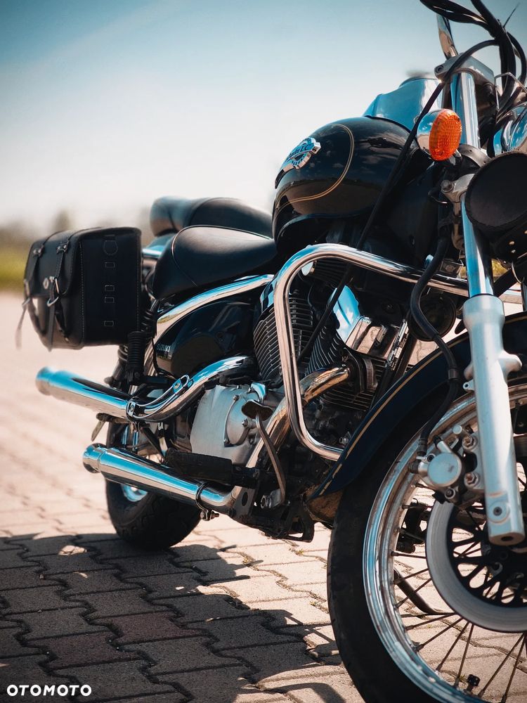 Suzuki Intruder - 2