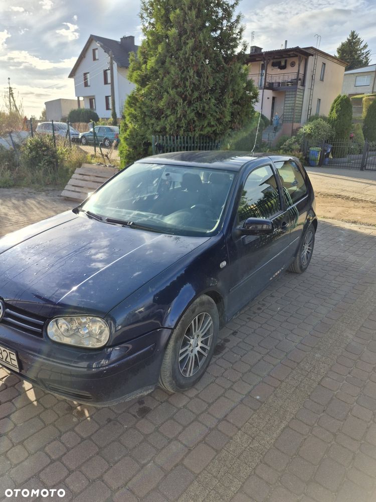 Volkswagen Golf - 2