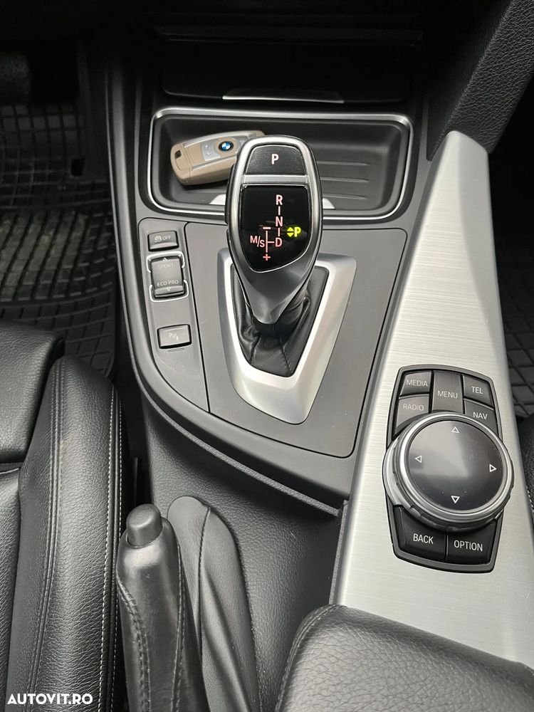 BMW Seria 3 328i xDrive Aut. Sport Line - 4