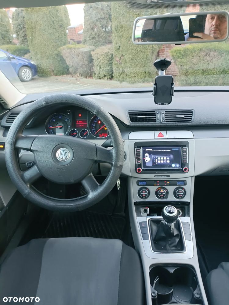 Volkswagen Passat 1.9 TDI Individual - 3