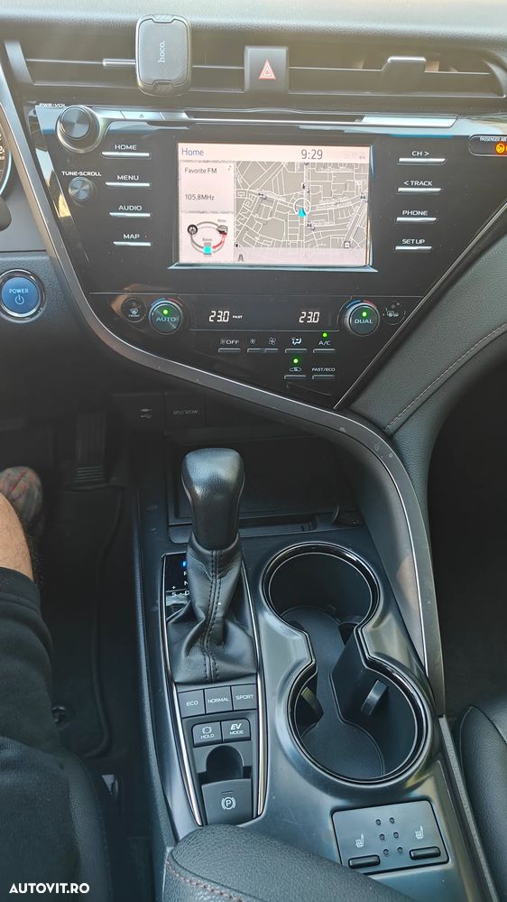 Toyota Camry - 4