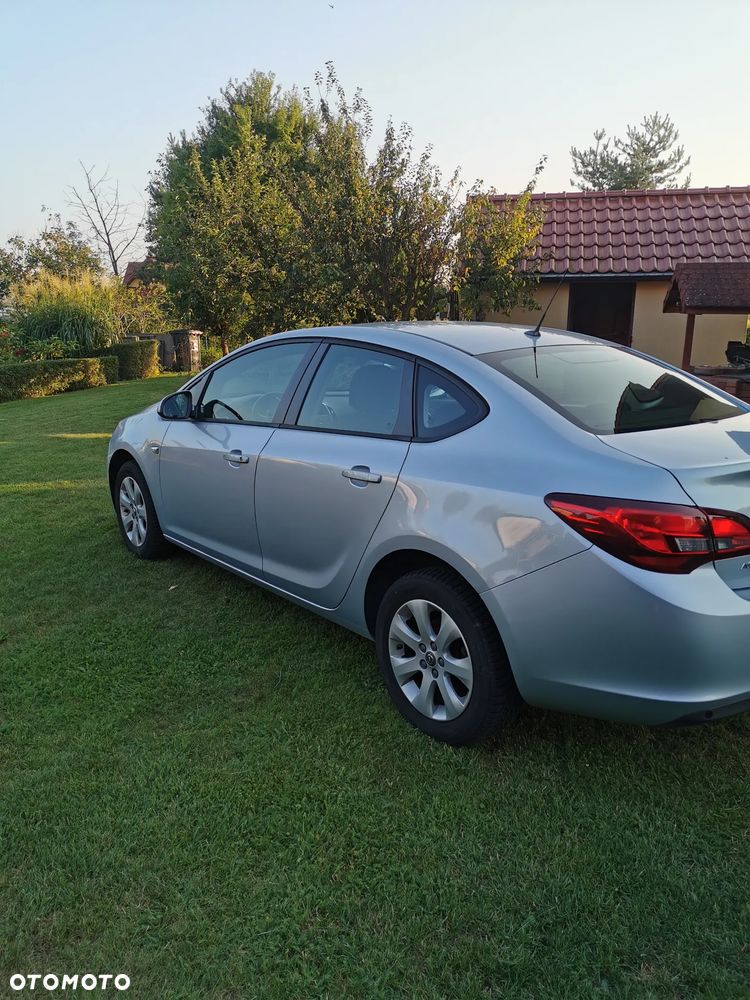 Opel Astra 1.6 Active EU6 - 1